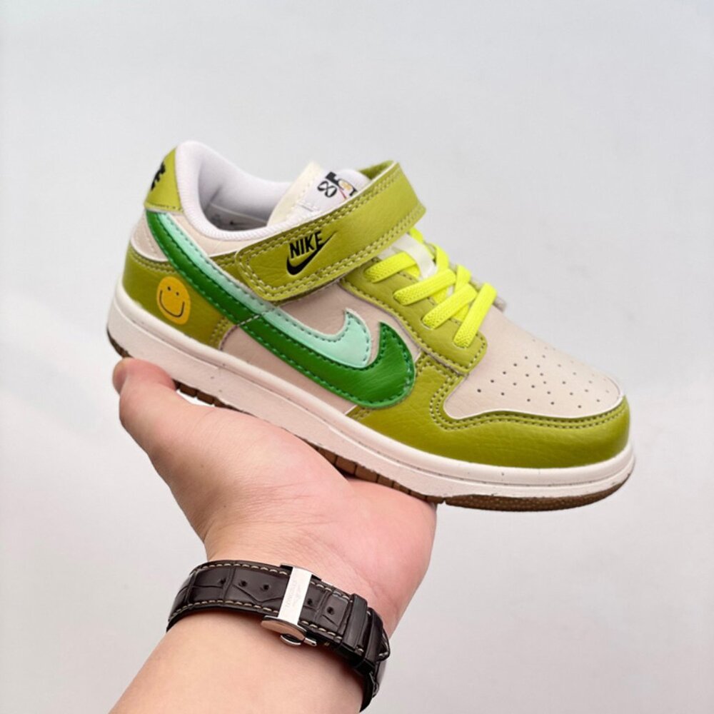 Nike SB Dunk Low Tan Green Sneakers